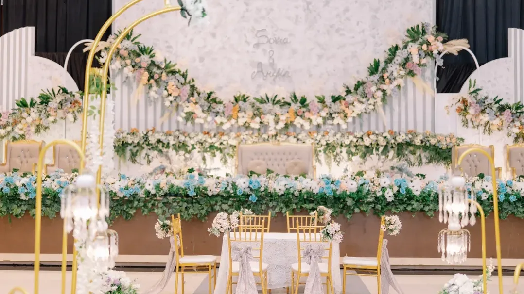 Dekorasi pernikahan impian oleh Nadia Event Organizer